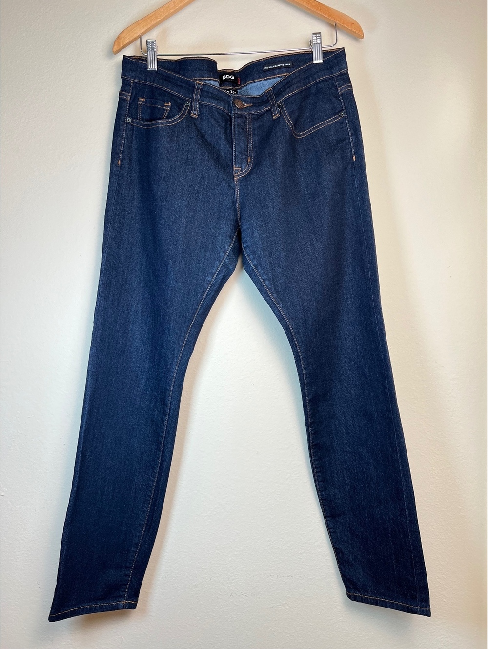 BDG by Urban Outfitters Mid Rise Cigarette Ankle Dark Denim Jeans 32W 30L